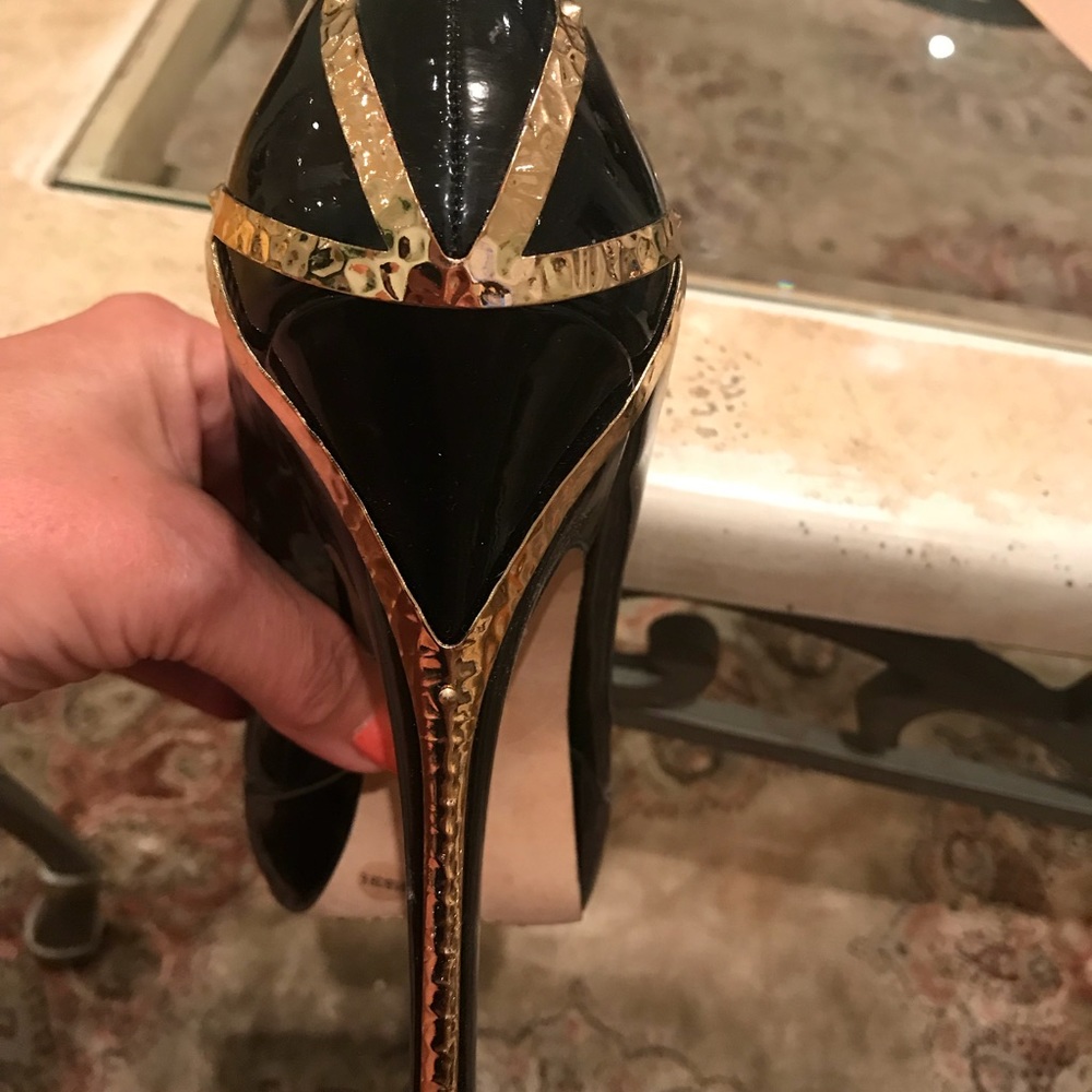 Shoes - Picture 2 of 4